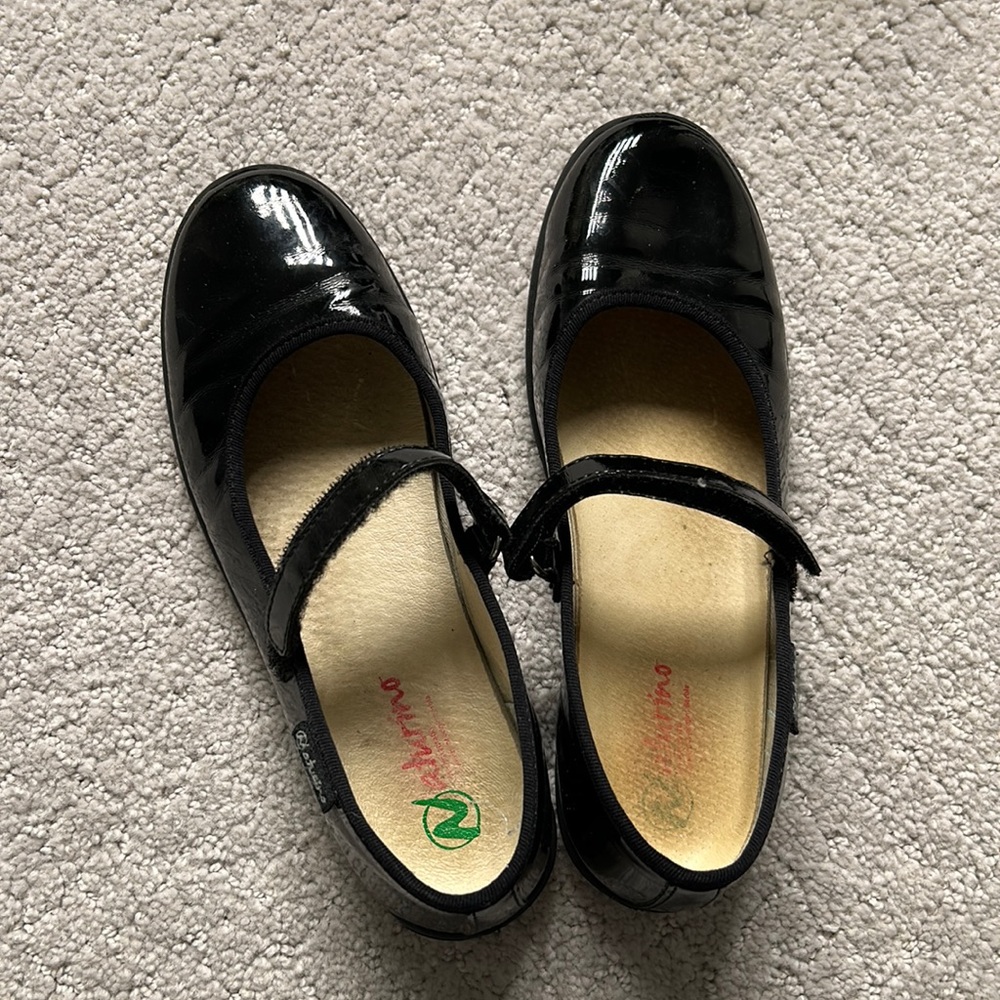 Little girls black shoes